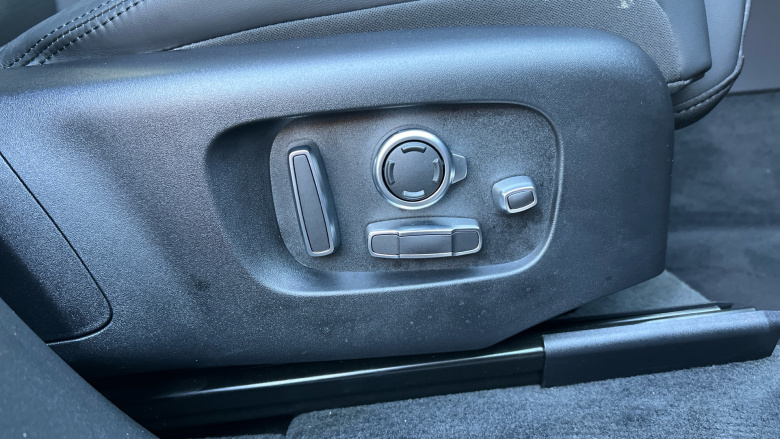 Land Rover Range Rover Velar 2.0 D200 MHEV Dynamic HSE 5dr Auto Diesel Estate